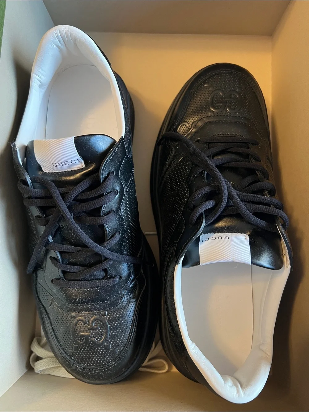 Men’s Gucci Black Leather Men’s Low-Top Sneakers with White Lining